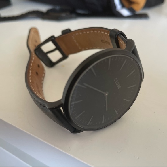Cluse Black Leather Watch - Picture 6 of 7